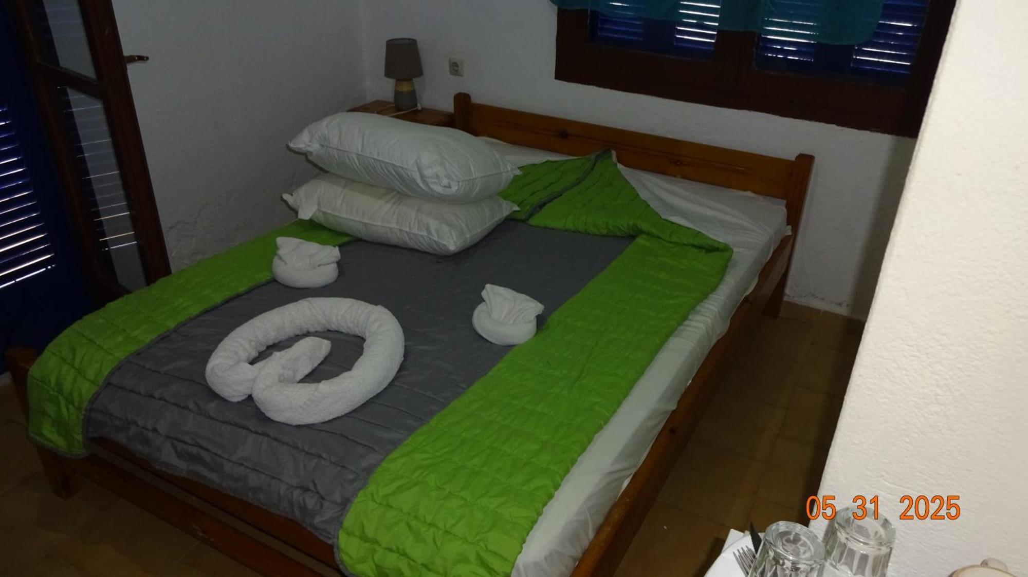 Scirocco Rooms Лутрон Экстерьер фото